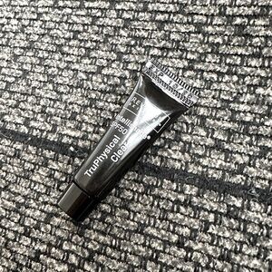 5/25✨tru physical clear spf 50 revision skincare